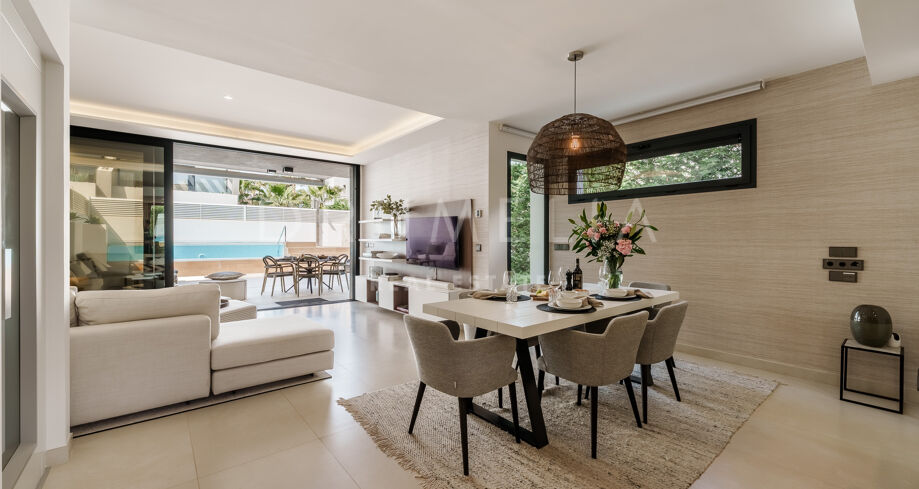 Contemporary Semi Detached Villa Near Puerto Banus