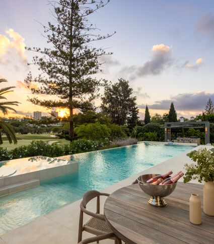 Villa for sale in Las Brisas del Golf, Nueva Andalucia