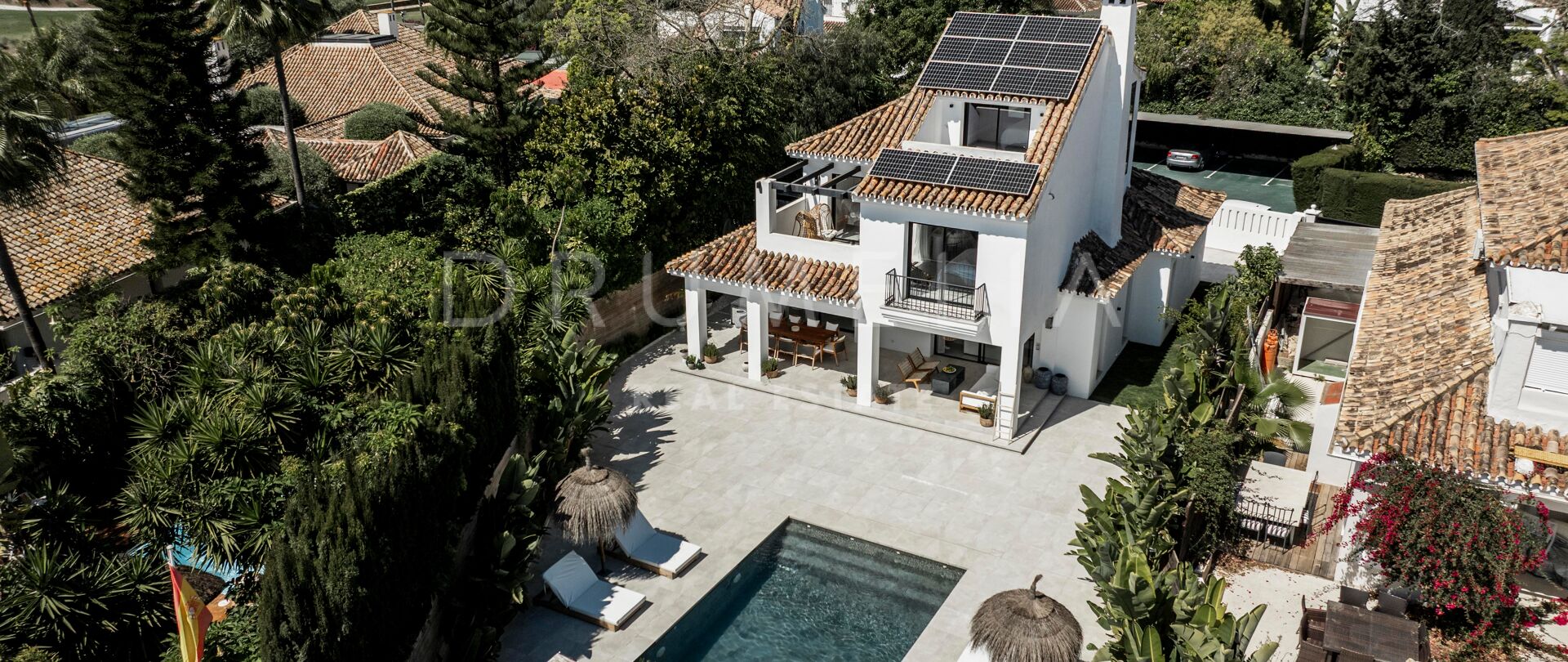 Nowoczesny Dom w Stylu Andaluzyjskim w Nueva Andalucía