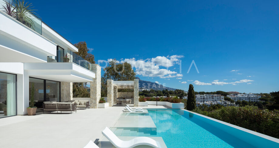 Współczesny Luksus w Najlepszym Zamkniętym Osiedlu La Quinta