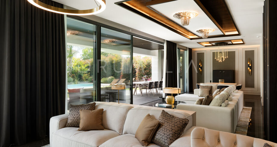 Elegant 5-Bedroom Smart Villa in Marbella’s Prestigious Golden Mile