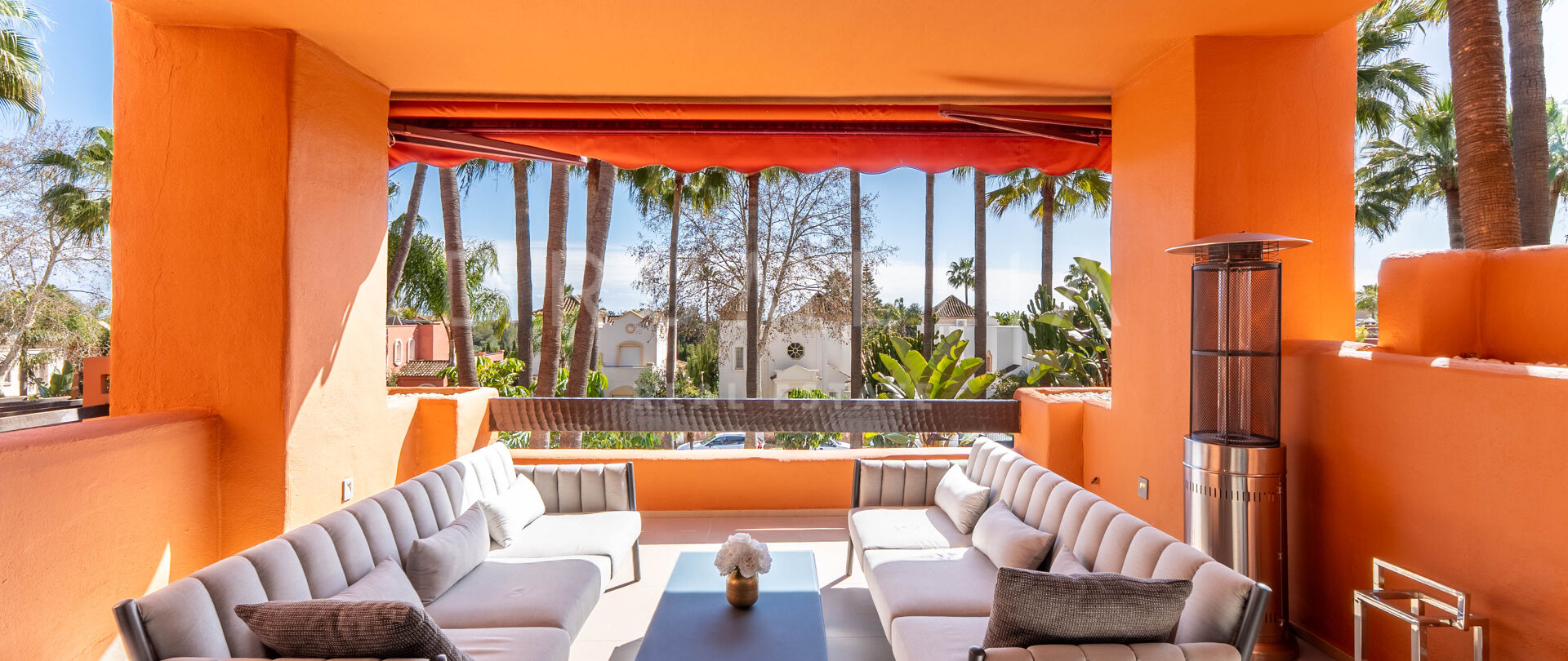 Modern driekamerappartement in La Alzambra, Nueva Andalucía