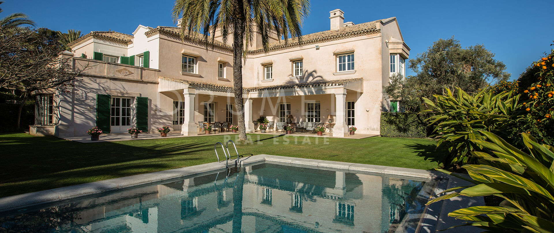 Elegancka Willa Przy Plaży z Widokiem na Morze w Los Monteros Marbella Wschód