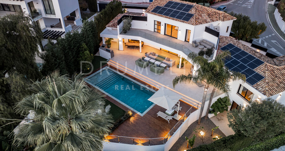 Maison entièrement rénovée avec vue sur la mer à Nagüeles, Marbella Golden Mile