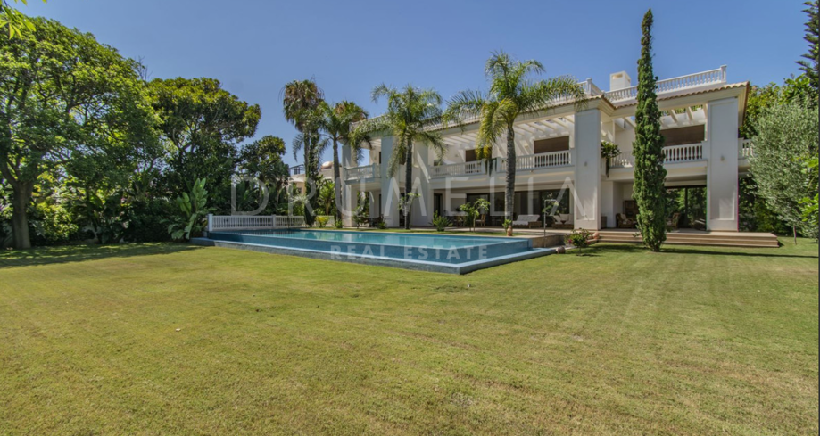 Elegant Mediterranean Villa with Sea Views in Exclusive Guadalmina Baja