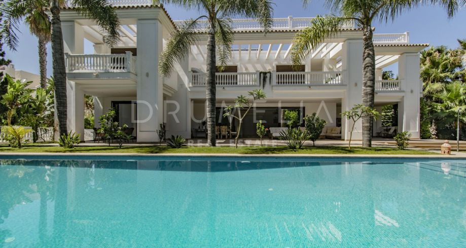 Elegant Mediterranean Villa with Sea Views in Exclusive Guadalmina Baja