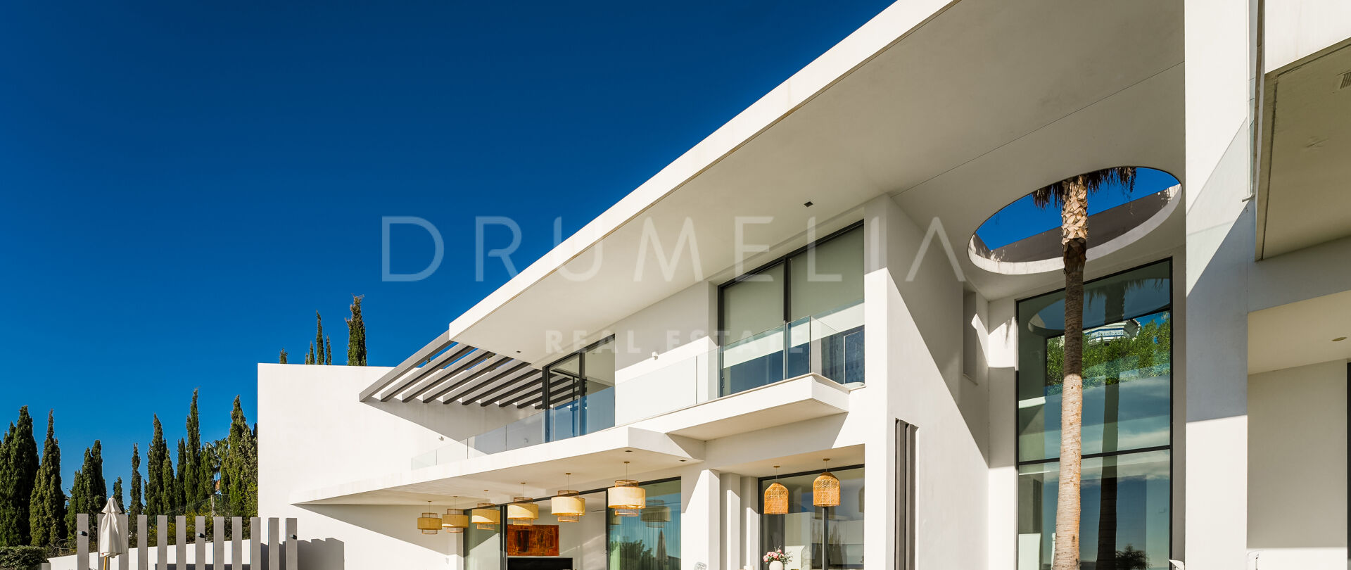 Изысканная вилла с 5 спальнями и панорамным видом на море в Ла-Алкерии