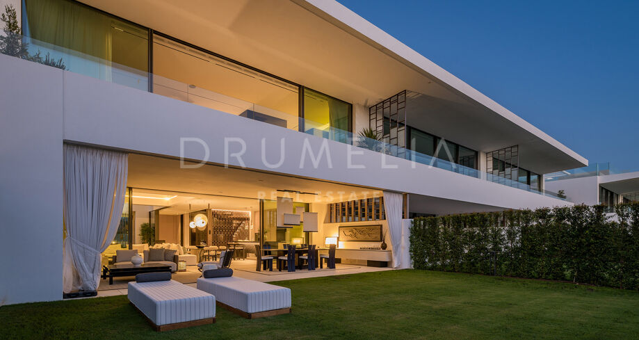 Lyxvilla på Golden Mile i Marbella med panoramautsikt över havet