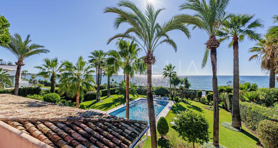 Luxury frontline beach villa with spectacular sea views on the new Golden Mile, Estepona