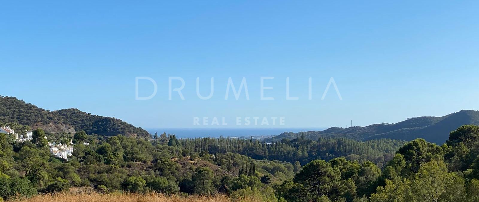 Exceptional Opportunity: 20,000m² Plot with Stunning Panoramic Sea Views in Istan