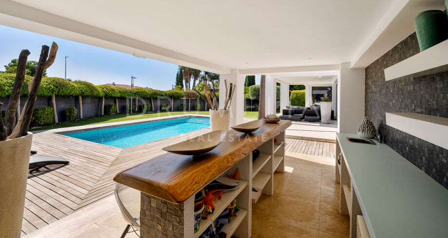 Vakker, moderne villa i Altos de Puente Romano, Marbella Golden Mile