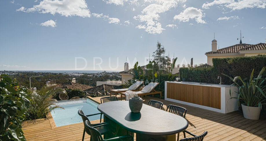 Elegant Ground-Floor Apartment with Stunning Views in Palacetes Los Belvederes, Nueva Andalucía