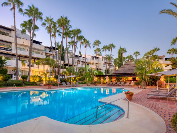 Luxuriöse Erdgeschosswohnung mit außergewöhnlichem Potenzial im Puente Romano Resort, Marbellas Goldene Meile