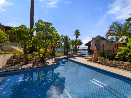 Oszałamiający apartament z 4 sypialniami w nadmorskiej rezydencji Mar Azul w Esteponie