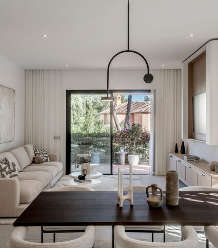 Appartement de 3 chambres entièrement rénové dans la célèbre résidence d'Altos Reales sur le Golden Mile de Marbella