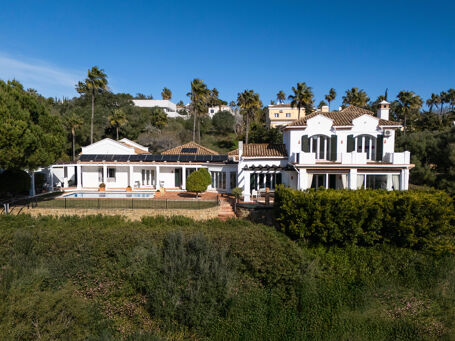 Andalusisk villa med panoramautsikt i Sotogrande Alto