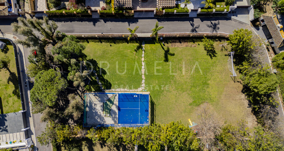 Two plots near the beach in El Paraiso Barronal with the potential to build two villas