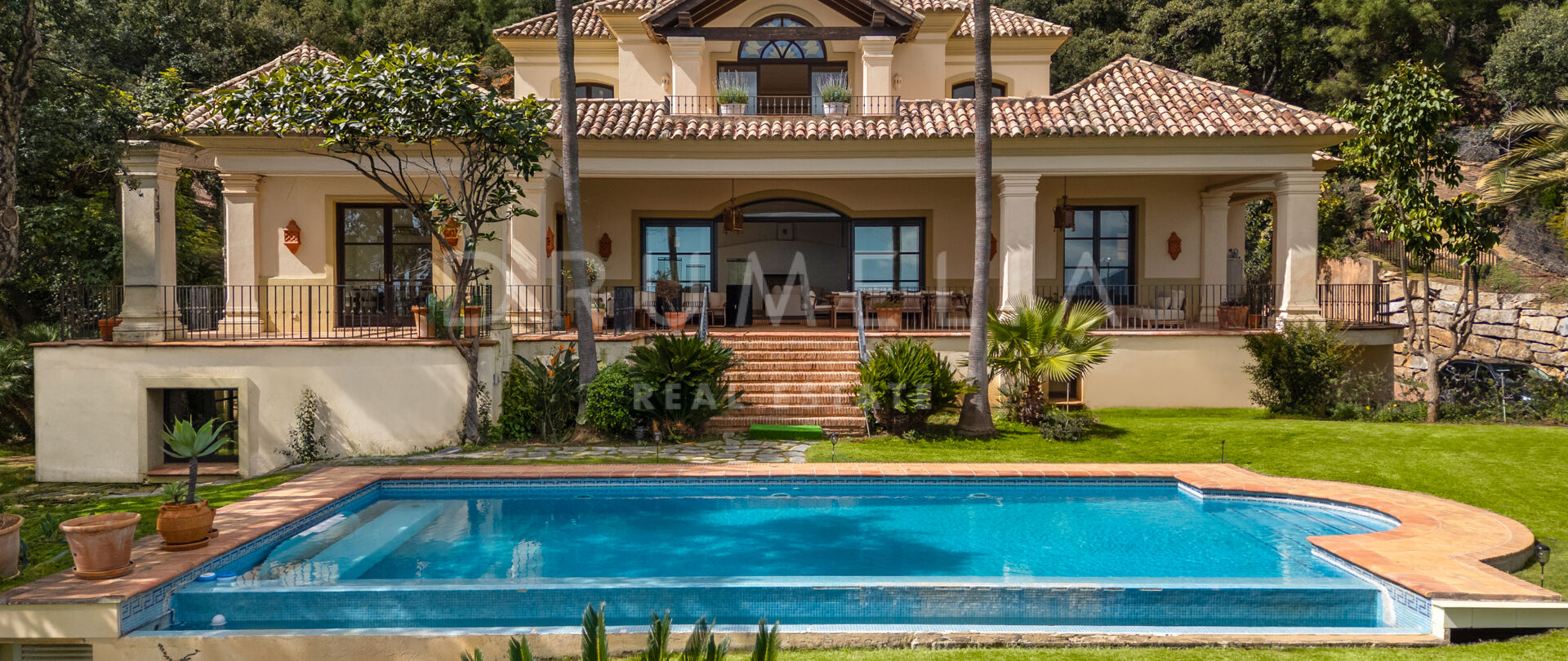 Villa mediterránea de lujo con vistas panorámicas al mar en La Zagaleta, Benahavís
