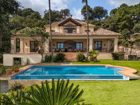 Lyxig medelhavsvilla med panoramautsikt över havet i La Zagaleta, Benahavís