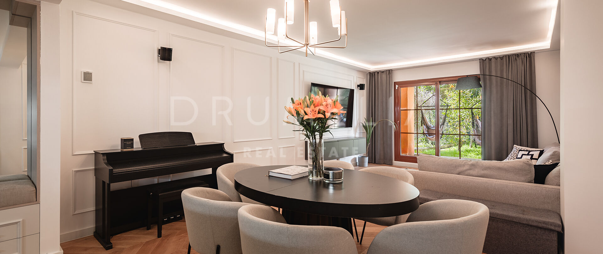 Ground floor apartment in Gazules del Sol with private garden