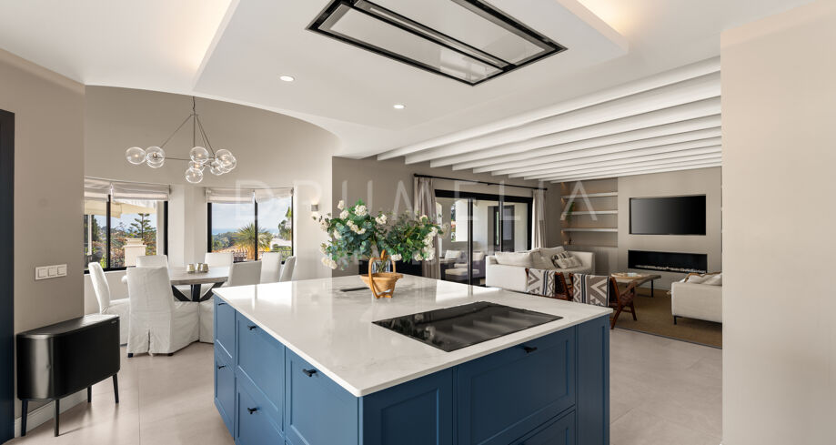 Elegant 5-roms villa med privat basseng og hage i Benahavis, Malaga