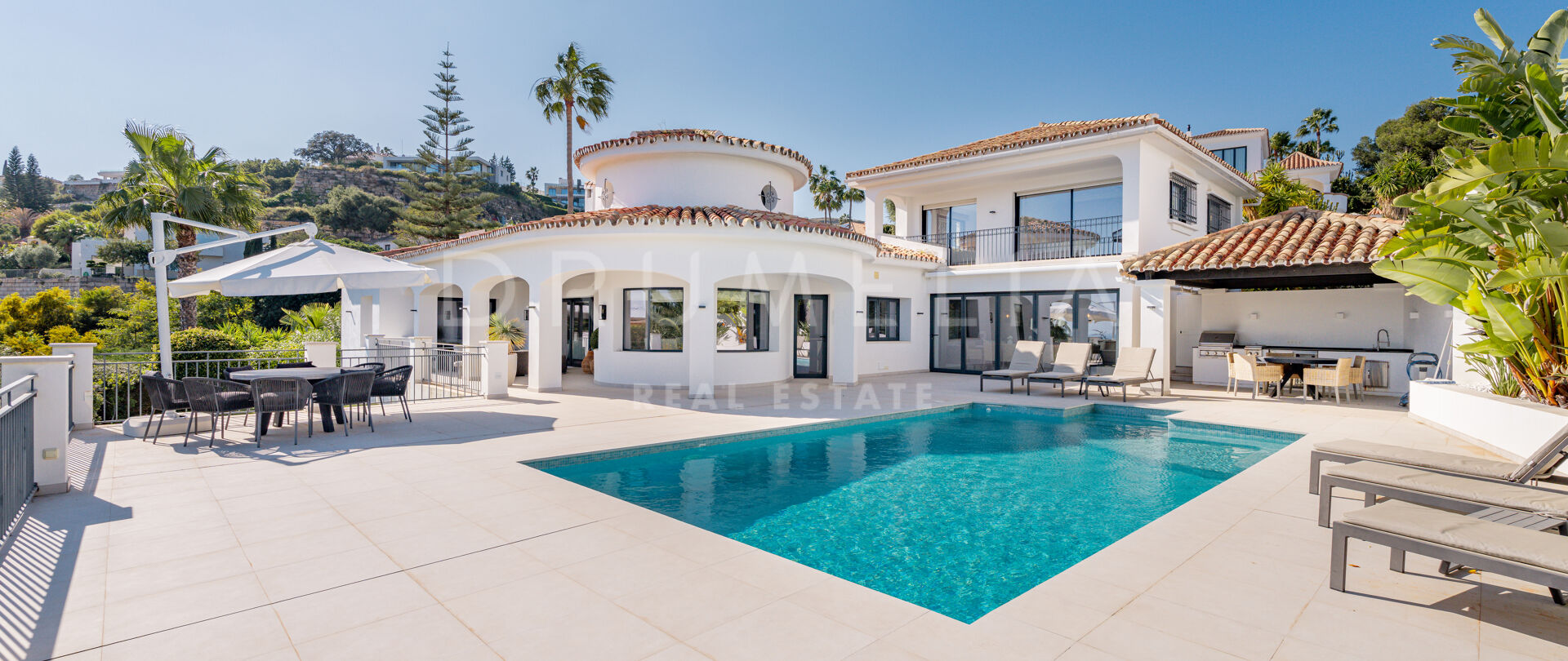 Elegancka willa z 5 sypialniami, prywatnym basenem i ogrodem w Benahavis, Malaga