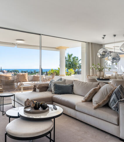 Duplex Penthouse with Panoramic Sea Views in Monte Paraíso