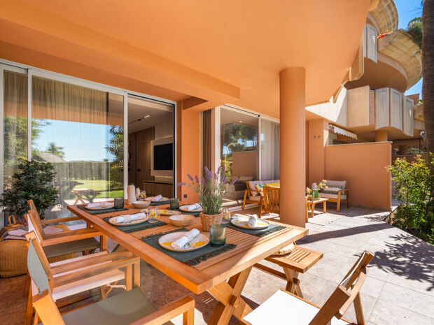 Ground Floor Apartment in Nueva Andalucía with Private Garden