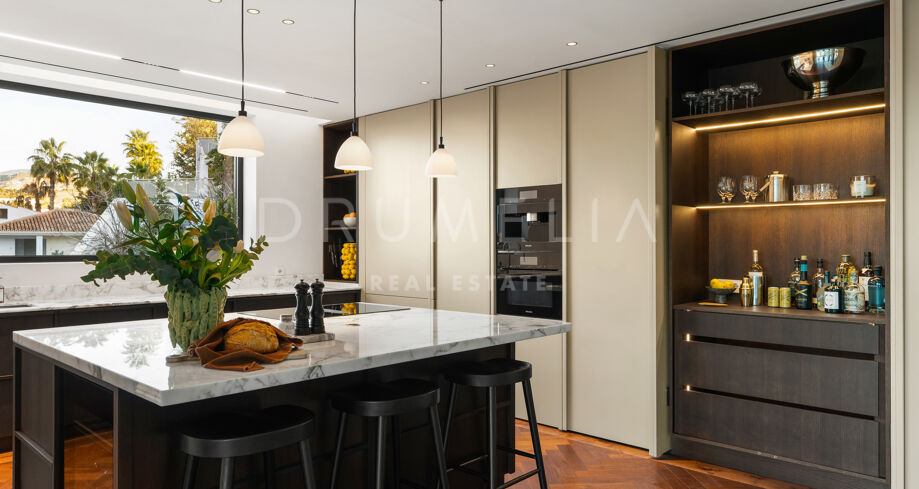 Renovated Family Villa in Gated Community, Nueva Andalucía