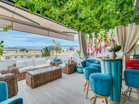 Contemporary Triplex Retreat with Private Sky Bar in Aloha Gardens