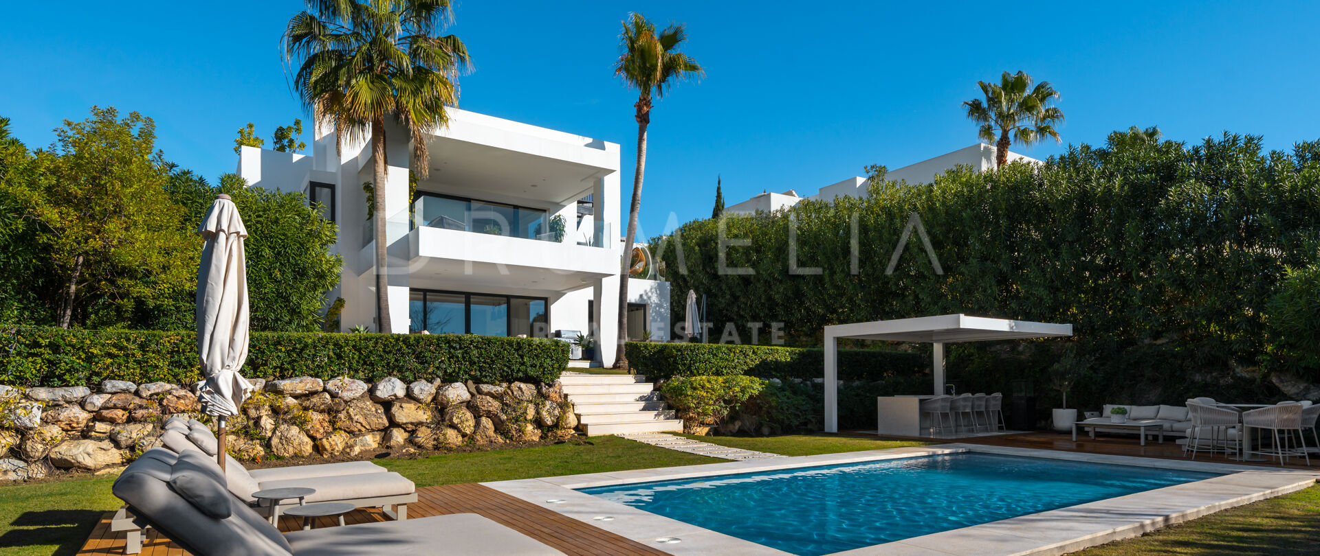 Modern Villa in Los Olivos, Nueva Andalucía with Rooftop Solarium
