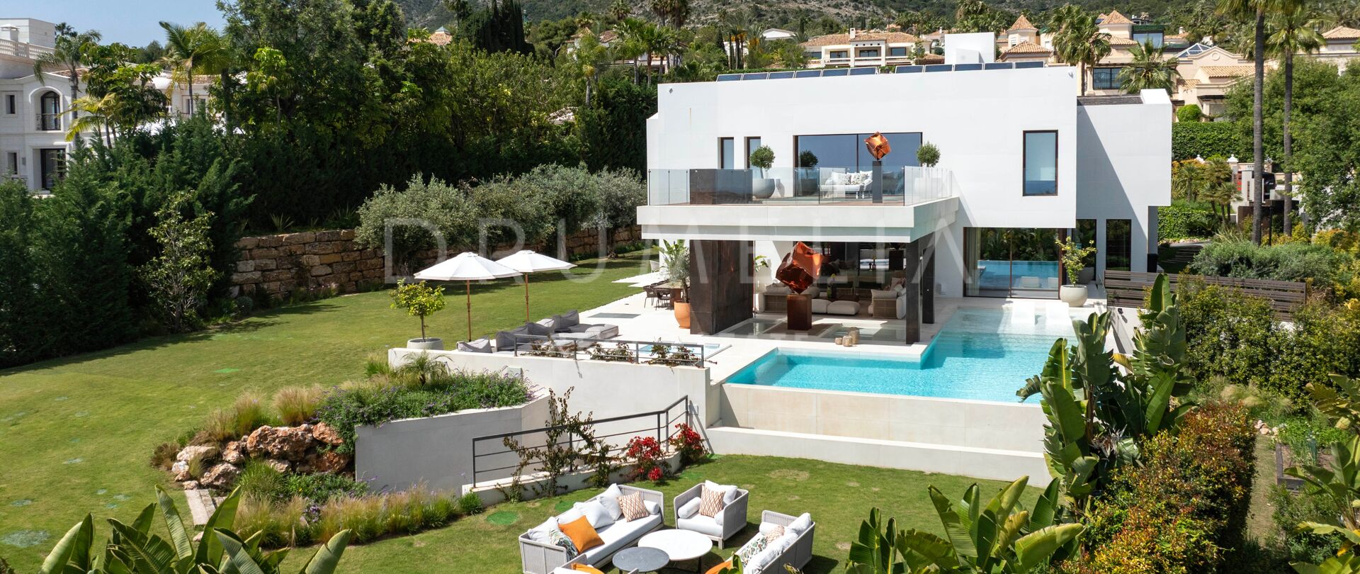 Современная роскошная вилла с видом на море в Сьерра-Бланка, Марбелья