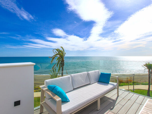 Lyxigt Radhus med Havsutsikt i Estepona