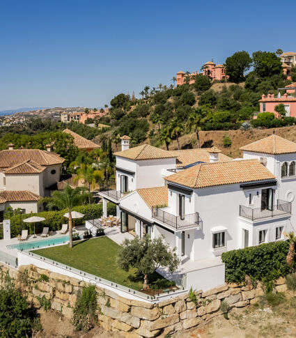 Villa Amra - Vollständig Renovierte Luxusvilla mit Panoramablick auf Meer und Berge in Monte Halcones, Benahavís