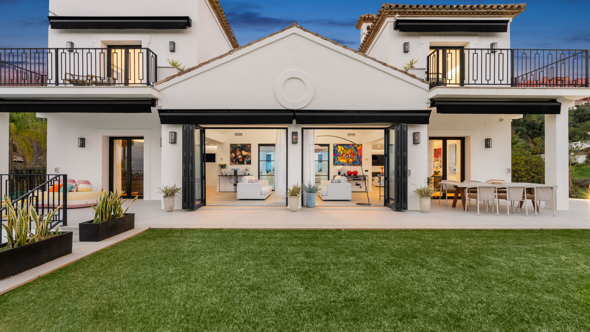 Villa Amra - Fully Renovated Luxury Villa with Panoramic Sea and Mountain Views in Monte Halcones, Benahavís