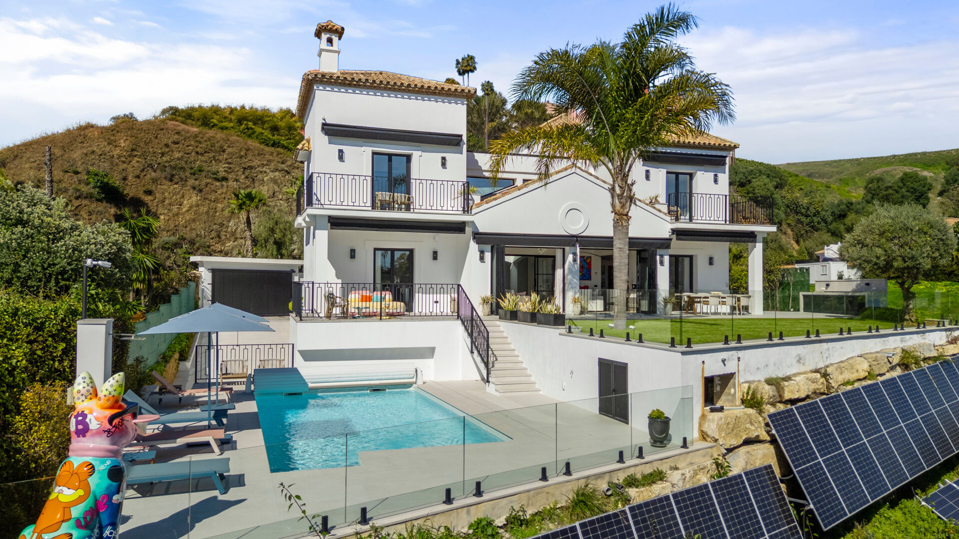 Villa Amra - Fully Renovated Luxury Villa with Panoramic Sea and Mountain Views in Monte Halcones, Benahavís