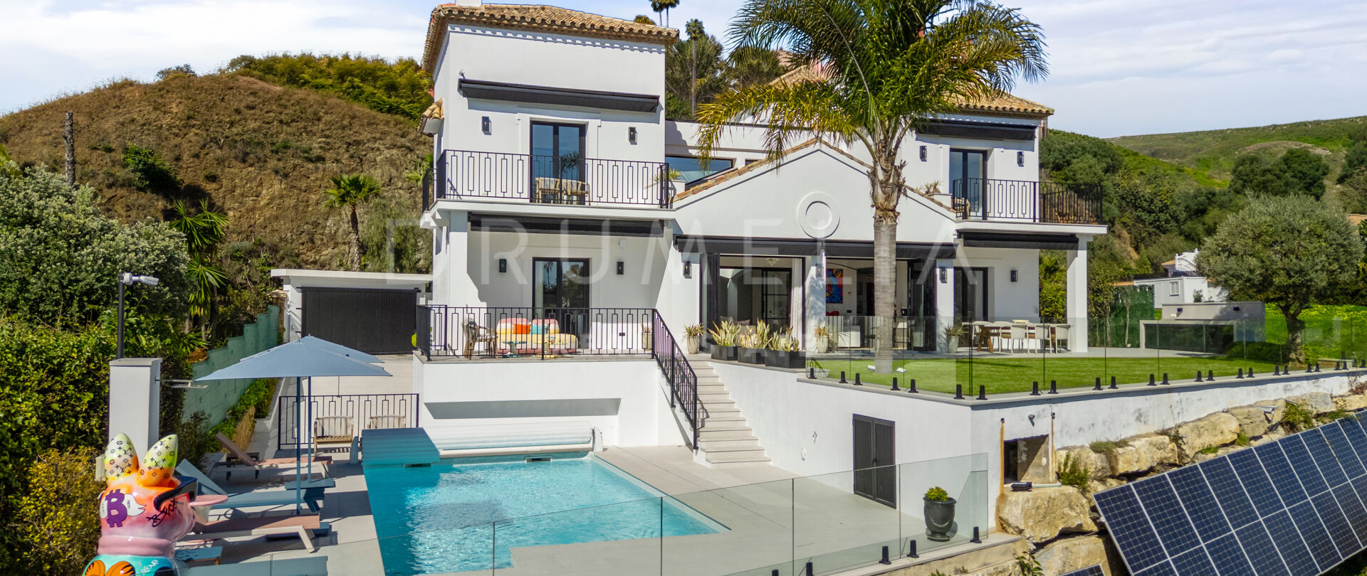 Villa Amra - Fully Renovated Luxury Villa with Panoramic Sea and Mountain Views in Monte Halcones, Benahavís