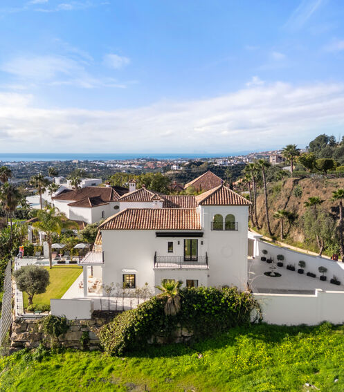 Villa Amra - Fully Renovated Luxury Villa with Panoramic Sea and Mountain Views in Monte Halcones, Benahavís