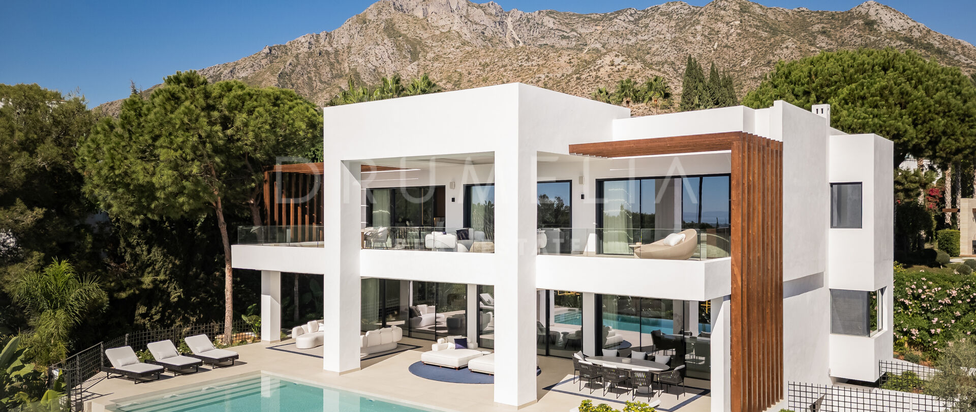Villa George - Contemporary Villa with Sea Views in Sierra Blanca, Marbella