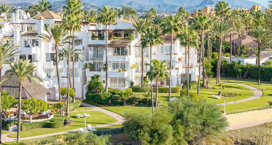 Førstelinje strandleilighet i første etasje i Alcazaba Beach, Estepona