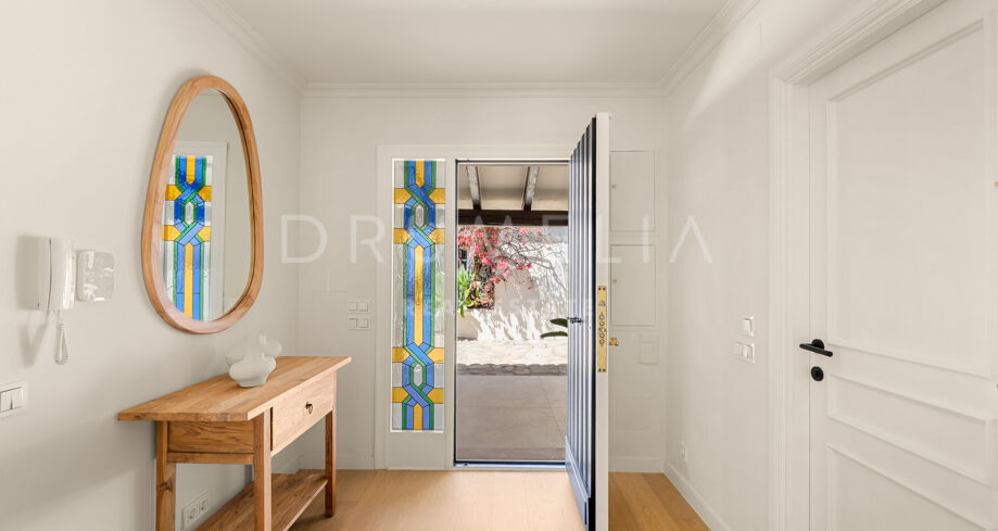 Casa Noora - Elegancka Odnowiona Willa w Altos del Paraíso, Benahavís