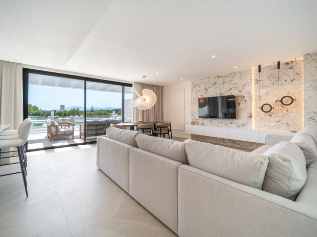 Lyxlägenhet med privat solarium och pool i Santa Clara Golf