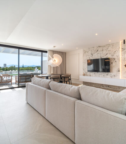 Lyxlägenhet med privat solarium och pool i Santa Clara Golf