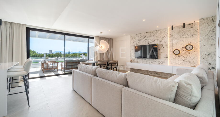 Luksusowy apartament z prywatnym solarium i basenem w Santa Clara Golf