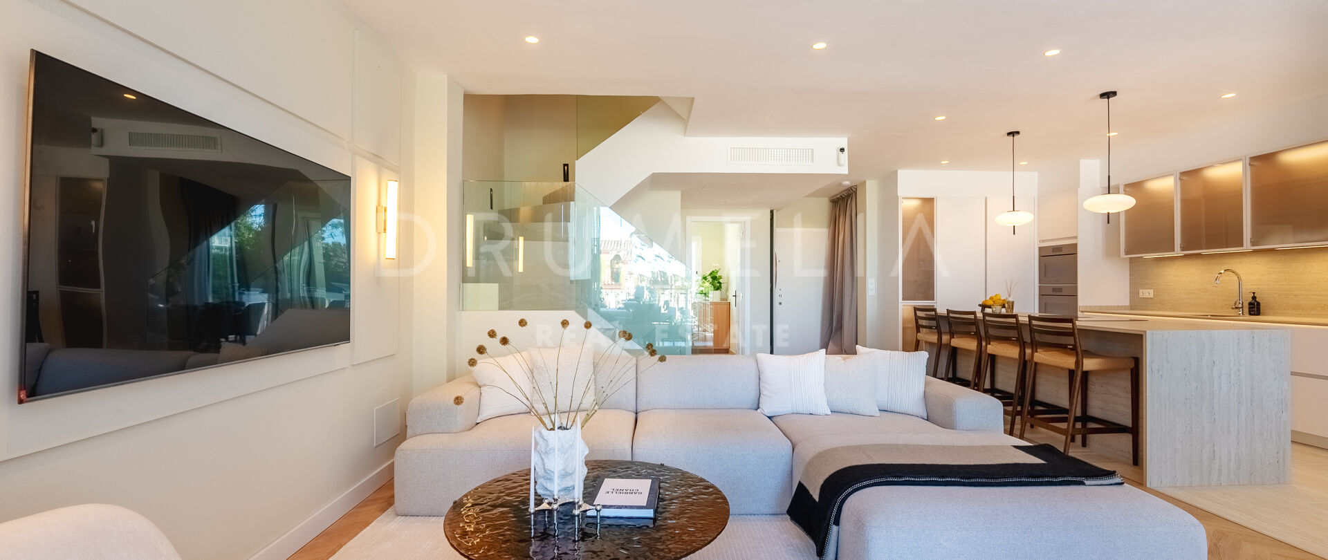 Luxury Renovated 5-Bedroom Townhouse in Altos de Salamanca, Golden Mile