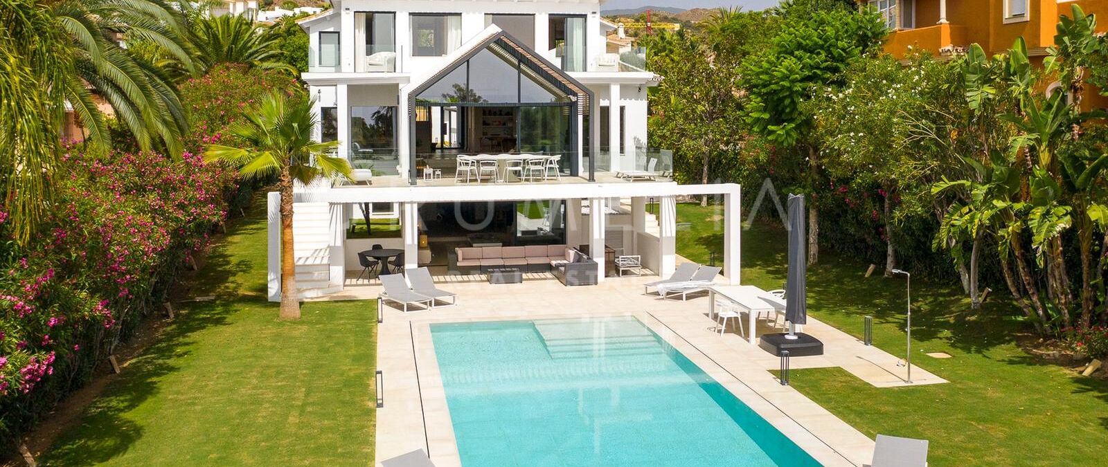 La Madrugada - Stylish Modern Luxury House, Front Line Los Naranjos Golf, Nueva Andalucía