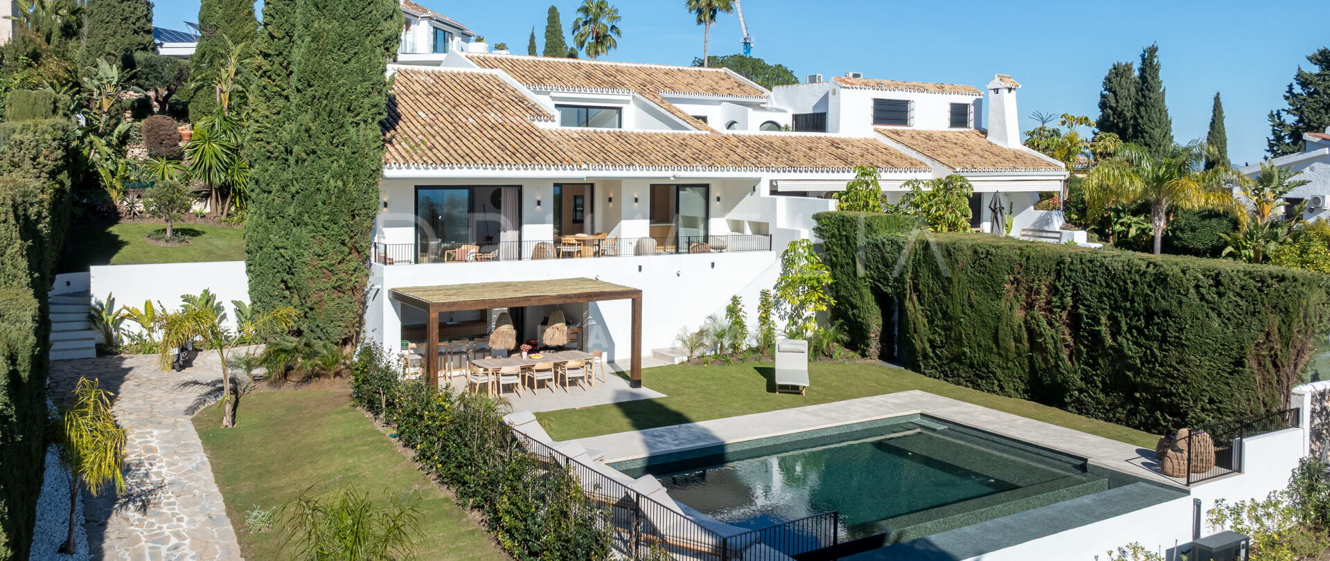 Villa Contemporánea con Vistas Panorámicas al Mar hasta Gibraltar en Paraíso Alto, Benahavís