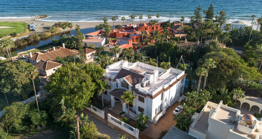 Beachside Luxury Villa in Casasola, Estepona East