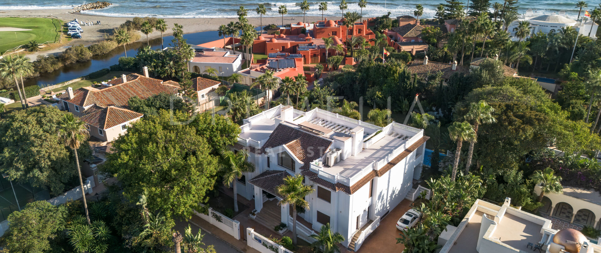 Luxe Strandvilla in Casasola, Estepona Oost