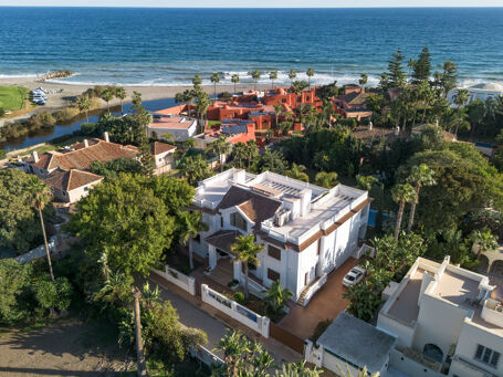 Luxe Strandvilla in Casasola, Estepona Oost